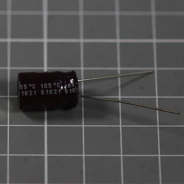 Конденсатор 25v/680uF