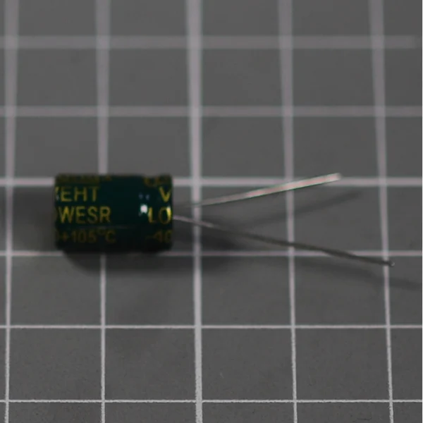 Конденсатор 25v/470uF