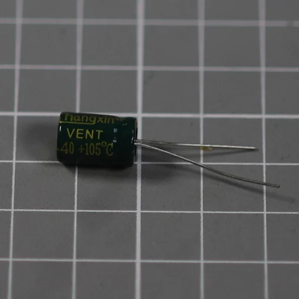 Конденсатор 50v/220uF